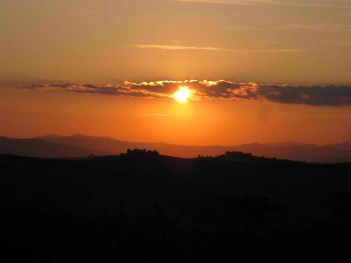 Fattoria Monastero Sant'Anna In Camprena Villa ปีเอนซา ภายนอก รูปภาพ